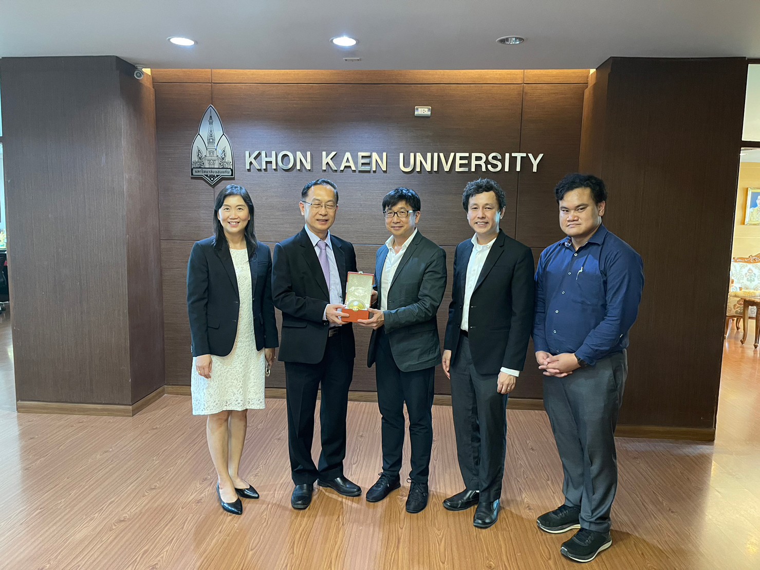 ขอต้อนรับและขอบคุณ Prof.TSE Man-kit, Gary และ Dr.Monalyn Marabi จาก The Chinese University of Hong Kong Prince of Wales Hospital, Shatin New Territories, Hong Kong SAR